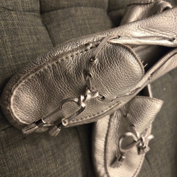 Cole Haan Platinum Silver Car Shoes Leather 10.5 Very Cool